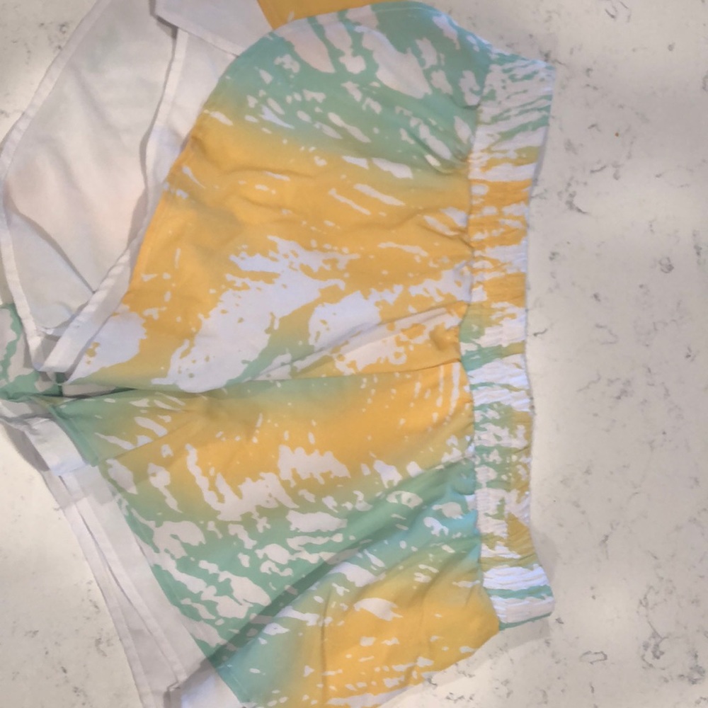 Fabletics shorts lined, inner pocket size large